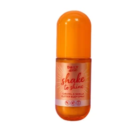 DAILY DOSE Shimmering body spray su karamelės ir vanilės kvapu "Shake to Shine", 100ml