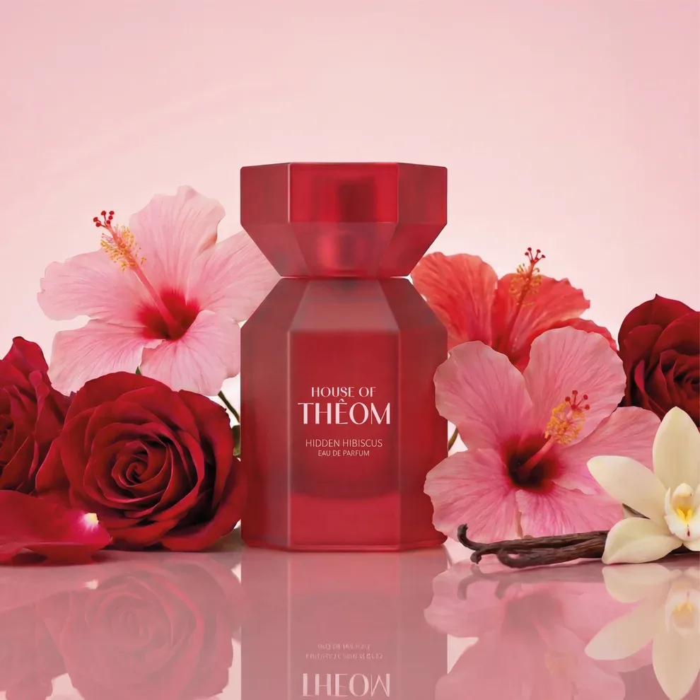 HOUSE OF THEOM Hidden Hibiscus parfumuotas vanduo su juodųjų serbentų, hibisko ir vanilės natomis, 75 ml - Image 2