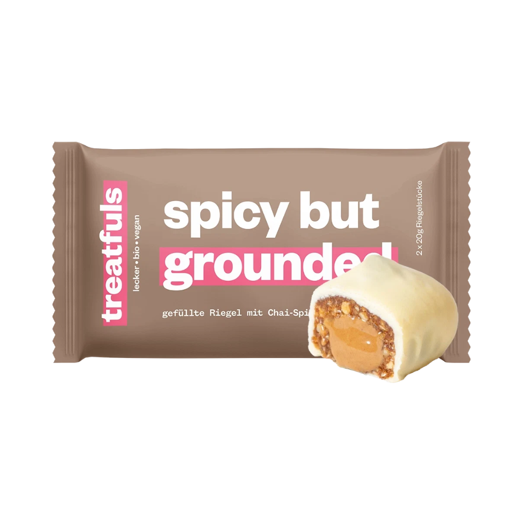 TREATFULS baltojo šokolado batonėlis su chai latte įdaru „Spicy But Grounded“, 2 × 20 g